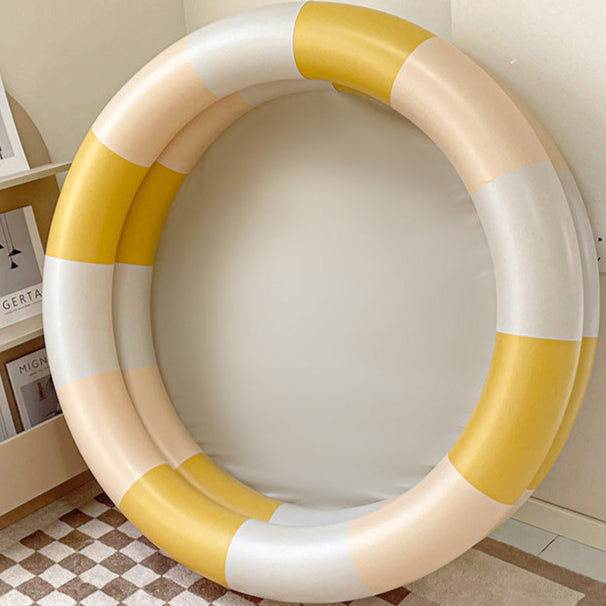 piscine jaune blanche