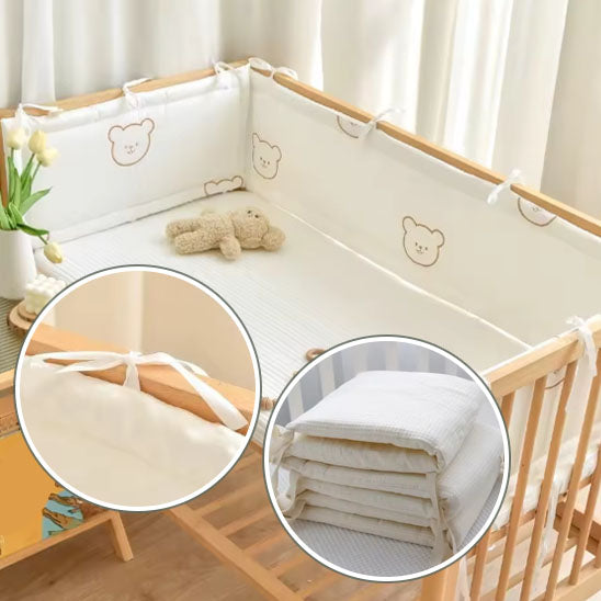 tour-de-lit-bebe-avec-peluche